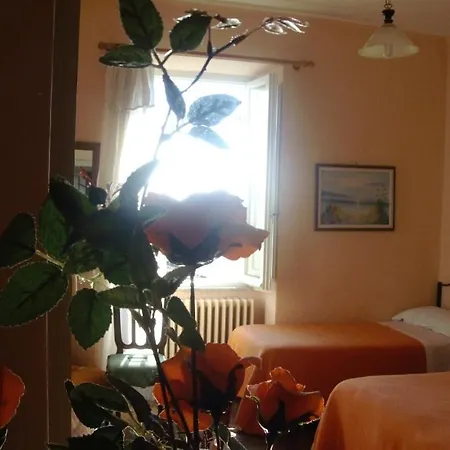 Anna Hotel 2*