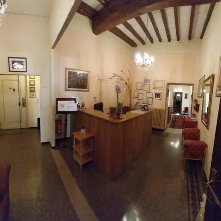 Hotel Anna 2*